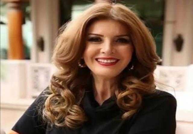 ميرفت أمين تودع لوكيشن تصوير «حكايتي مع الزمان»