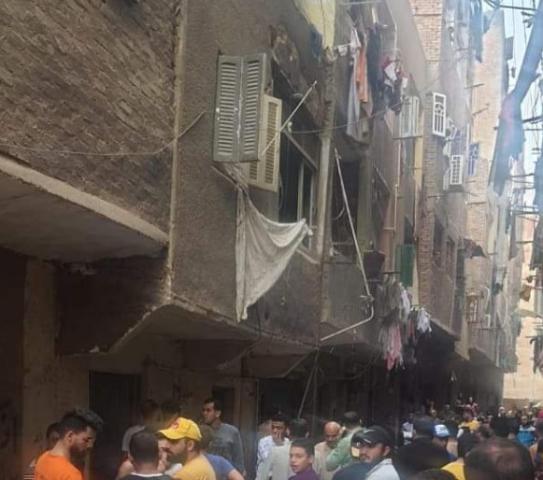 إخلاء السكان من عقار الطالبية المنهار بسبب انفجار غاز