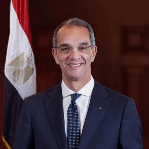 الدكتور عمرو طلعت