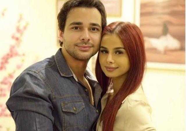 محمود المهدي يفاجئ متابعيه ويعلن انفصاله عن منة عرفة