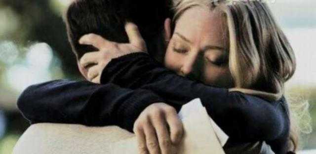 مرض خطير يعالجه حضن الزوجة.. طبيب يشرح التفاصيل!