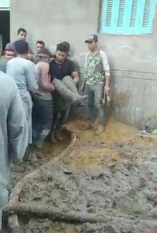 «شهيد لقمة العيش».. مصرع عامل في بيارة صرف بالصف
