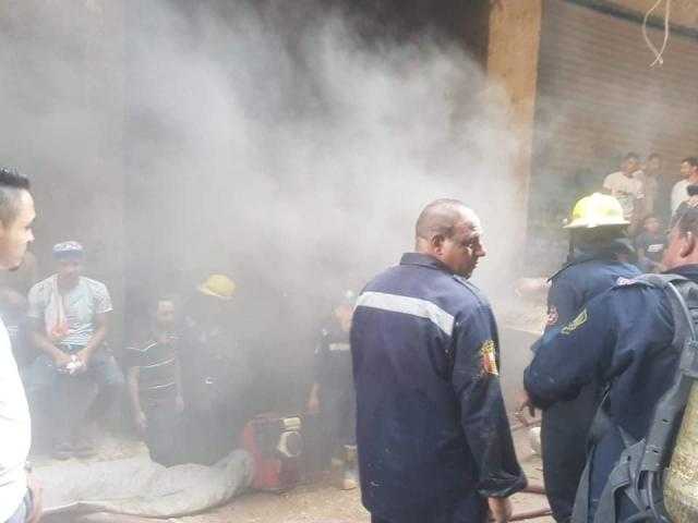 المعمل الجنائي يفحص آثار حريق شقة بالعمرانية