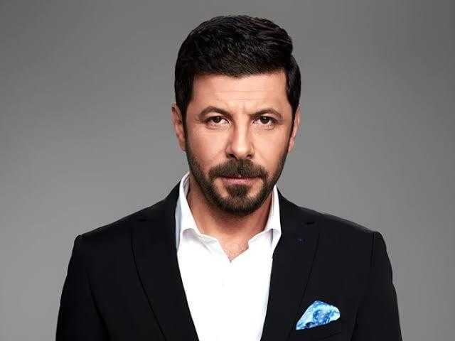 إياد نصار يساند الفلاحين في  «قانون العمل»