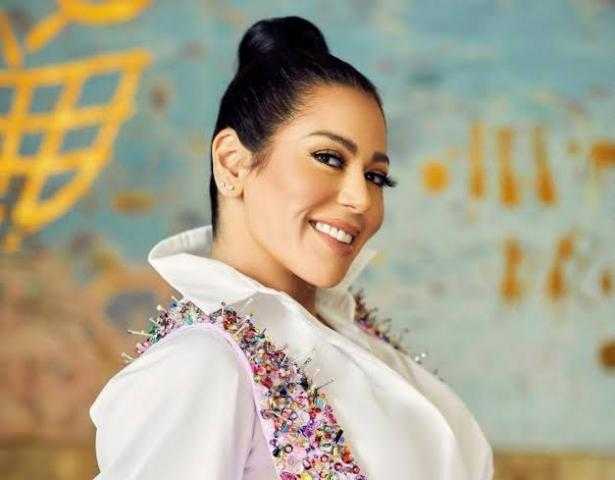 لقاء الخميسي تلجأ لطبيب نفسي بسبب السوشيال ميديا