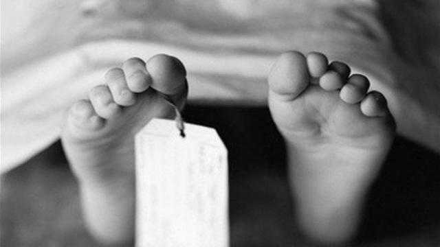 المتهمة بضرب طفلها حتى الموت.. ادعت أن سيارة صدمته