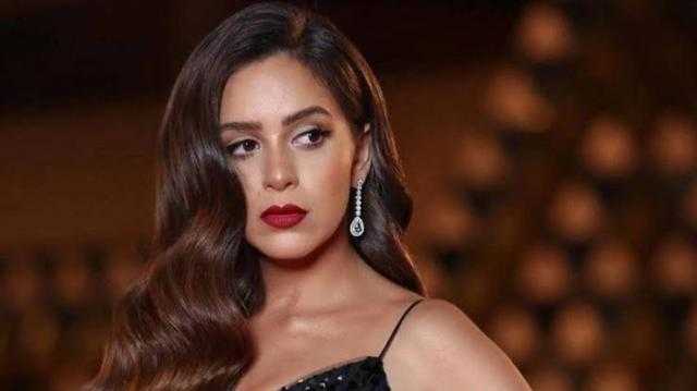 جميلة عوض شاب «تحول جنسيًا» لفتاة!