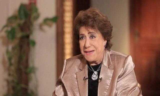 «عايزين يرجعونا الكهوف».. سميحة أيوب تعلق على طلب الإحاطة ضد «المومس الفاضلة»