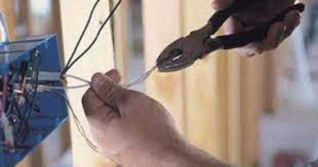 مصرع مهندس إثر تعرضه لصعق كهربائي بشبرا الخيمة