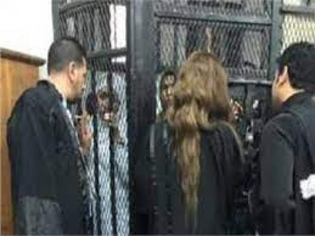 حنين حسام داخل القفص