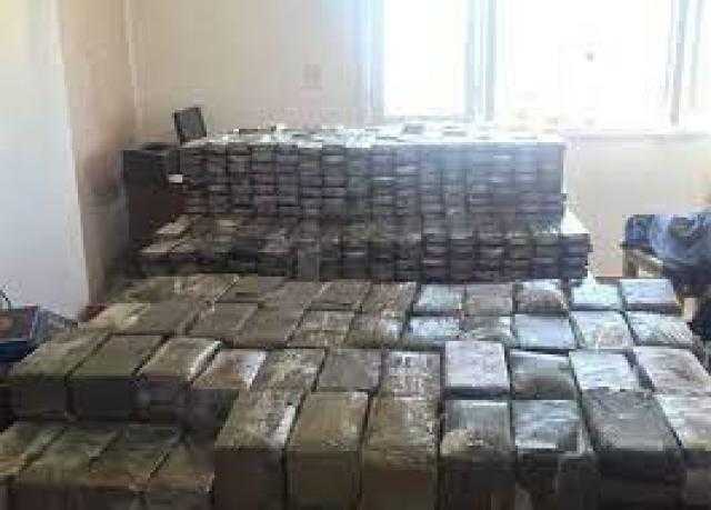 بقيمة 1.5 مليون جنيه.. ضبط 3 أشخاص بحوزتهم 150 طربة حشيش بالإسكندرية