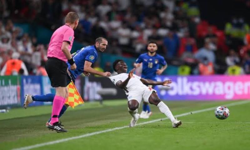 إيطاليا وإنجلترا