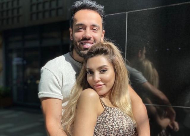 رامي جمال وزوجته 