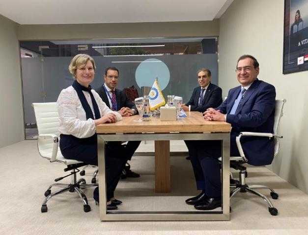 الرئيس التنفيذي للعمليات بـ«وينترشال ديا»: مصر  مركز إقليمي للطاقة والتزامنا معها طويل الأمد