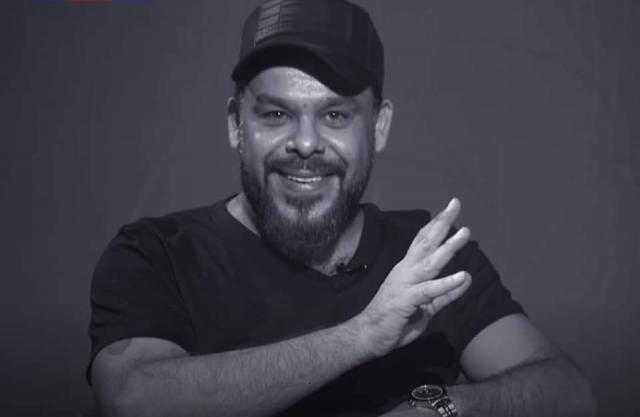 «منذر رياحنه» يشارك جمهوره بصور جديدة له