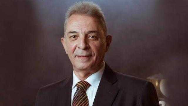 محمود حميدة يضطر للعمل في هيئة النقل العام للإنفاق على أبنائه