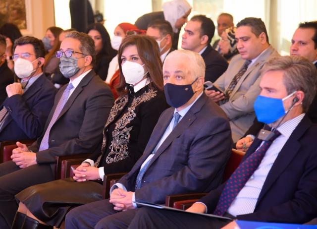 وزراء التعليم والسياحة والهجرة