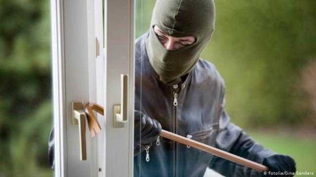 «رجلين وامرأة».. وراء سرقة المساكن والمتاجر بالدقي