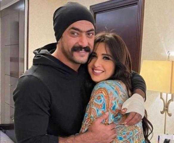 أحمد العوضي يعود للأضواء بعد 4 أشهر ويهدي تكريمه لـ ياسمين عبد العزيز