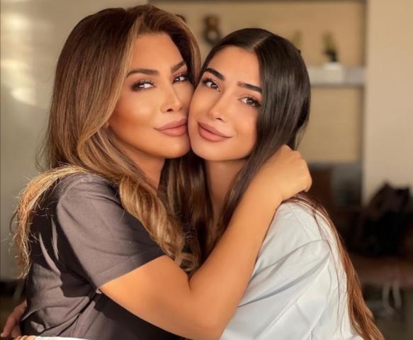 نوال الزغبي وابنتها 