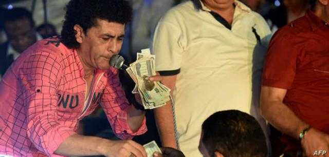 «دين يجب رده».. دار الإفتاء توضّح حكم النُقوط للعروسين