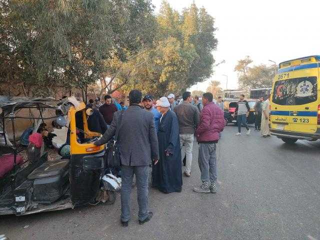 إصابة 5 أشخاص في انقلاب توك توك بالمريوطية