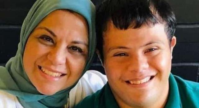 أول معيد بالجامعة ووالدته