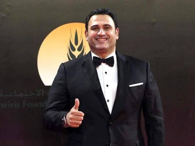 أكرم حسني 