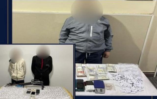 ضبط أسلحة ومخدرات بدوائر 3 أقسام شرطة في الجيزة