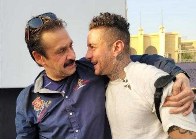 أحمد الفيشاوي لـ كريم عبد العزيز: «تستاهل التكريم لأنك موهوب»