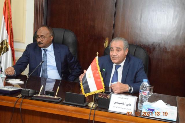 وزير التموين خلال اجتماعه مع الوفد السوداني