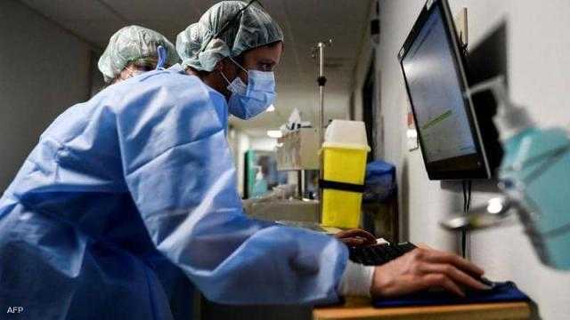 لا يكتشف بالأشعة والتحاليل.. تطور جديد وصادم بشأن أوميكرون