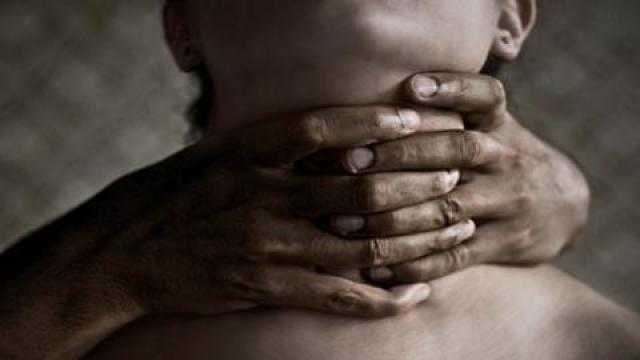 تفاصيل العثور على جثة ربة منزل في الطالبية.. والكشف عن الجاني