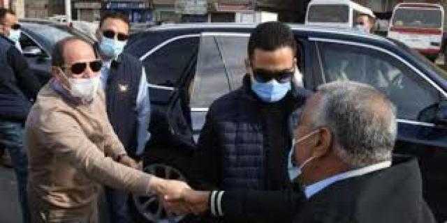 «دراجة السعادة».. مواطن يحقق أمنيته برؤية الرئيس اليوم