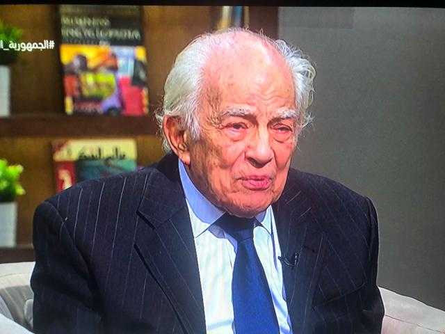 تأجيل دعوى ابنة الفنان رشوان توفيق ضد والدها لـ 25 ديسمبر