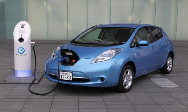 رئيس النّصر: مفاوضات مع شركات يابانية لتصنيع السيارة الكهربائية