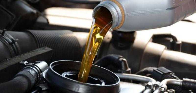 ضبط 18 طنًا من زيوت السيارات وسلع غذائية بدون ترخيص في القليوبية