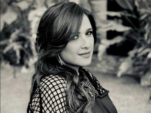 ياسمين عبد العزيز: «أمعائي كانت خارج جسدي 45 يومًا»