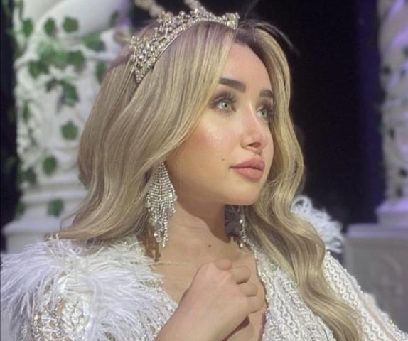 هنا الزاهد 