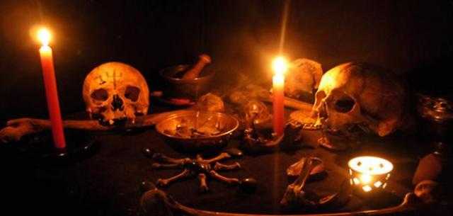 قتل الساحر.. اعرف حكم من يُفرّق بين الزوجين