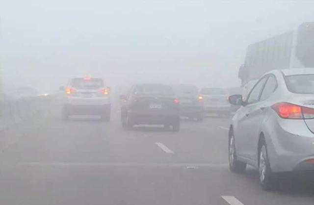 المرور يغلق طريق الإسكندرية الصحراوي بسبب الشبورة