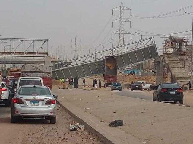 سقوط كوبري مشاة بأكتوبر.. صور