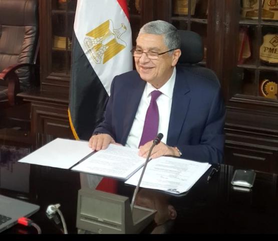 شاكر: مصر قادرة على إنشاء محطات طاقة متجددة حتى 90 ألف ميجاوات