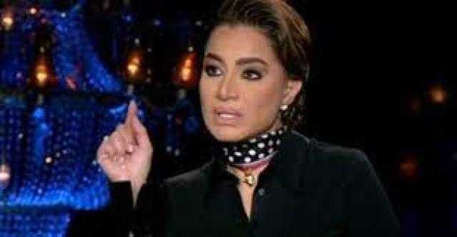 «كداب وحرامي».. تشعل النار بين فنانة ونجلها باستديو المحور