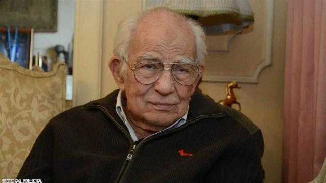 لثالث مرة.. ابنة الفنان رشوان توفيق تقيم دعوى قضائية ضد والدها