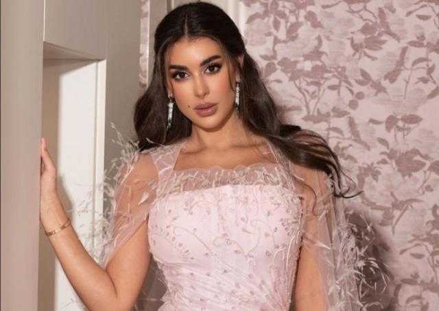 ياسمين صبري النجمة العربية الوحيدة بمسابقة أجمل 100 وجه في العالم
