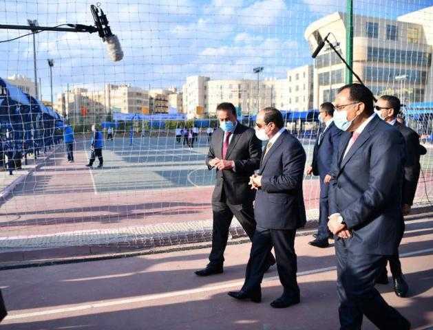 الرئيس السيسي يتفقد ملاعب جامعة كفر الشيخ.. صور