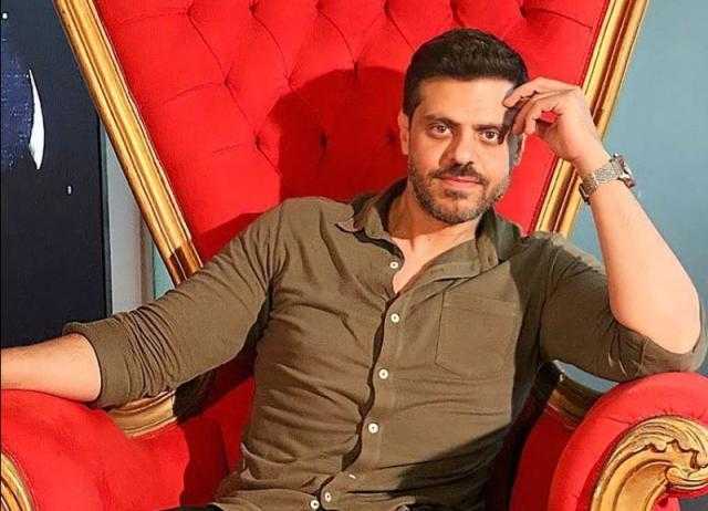 بالصورة.. طارق صبري يروج لحفل «ديسكو مصر» على مسرح الزمالك