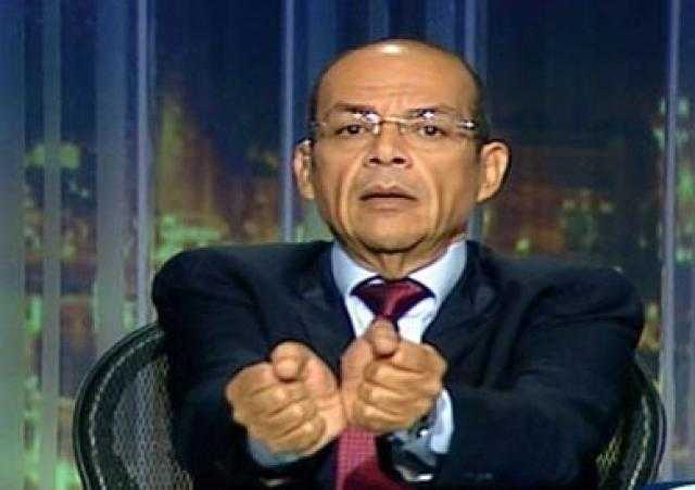 «بلاها كورة».. إعلامي ينفعل على الهواء بعد مباراة مصر وتونس