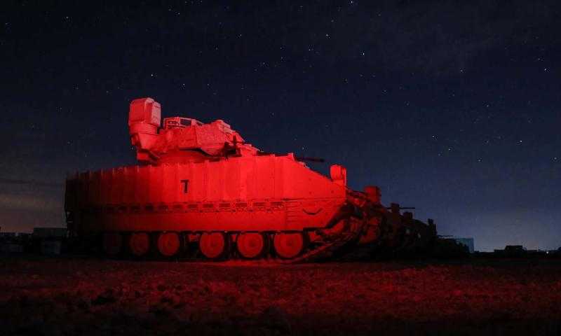 الجيش السورى يُنفذ مناورة عسكرية بالذخيرة الحية بالتعاون مع القوات الروسية